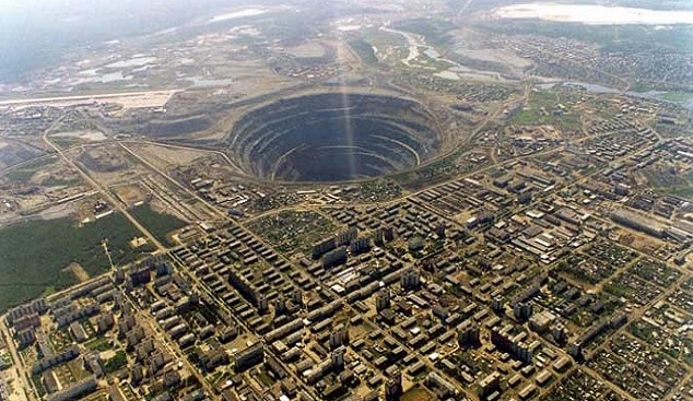 Mirny Mine – दुनिया की सबसे बड़ी हीरे की खदान