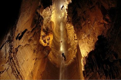 Krubera Cave - Dharti Ki Sabse Gehri Gufa | यह है धरती की सबसे गहरी गुफा