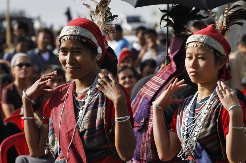 खासी जनजाति – भारत में इस जगह पर महिला कर सकती है कई पुरुषों से शादी