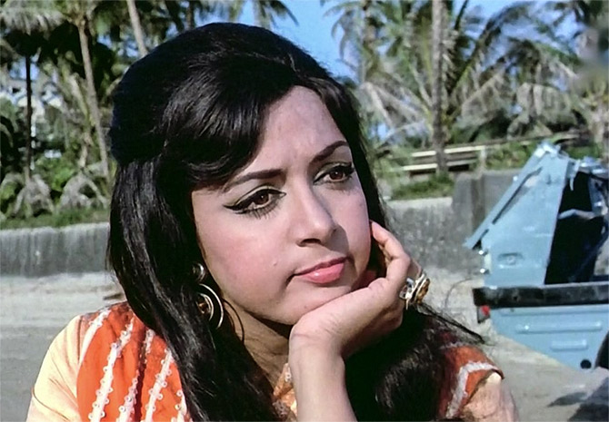 राज कपूर की इस फिल्म का ऑफर सुनकर स्टूडियों से भाग गयी थी हेमा मालिनी