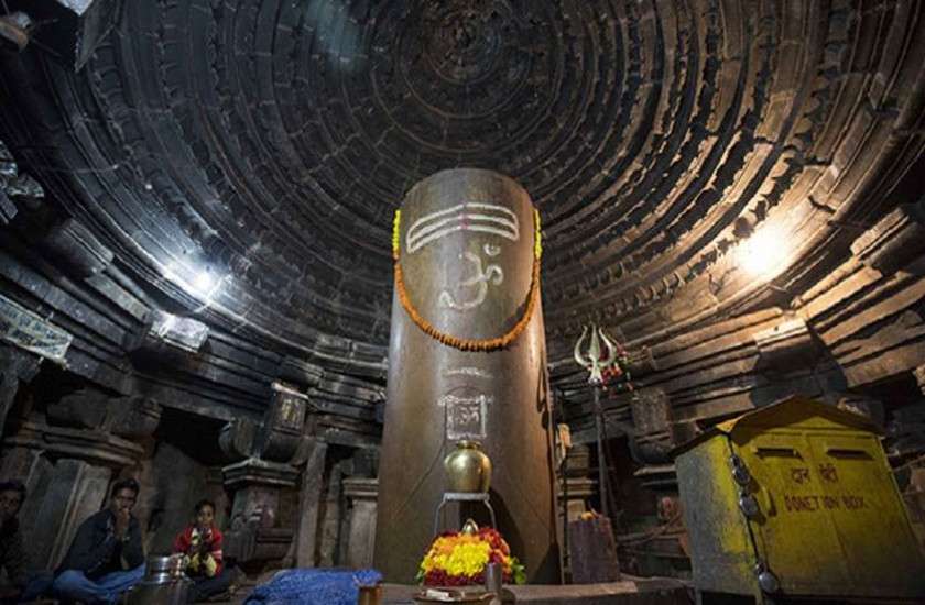 Read more about the article मतंगेश्वर महादेव मंदिर – इस मंदिर के शिवलिंग की लंबाई बढ़ती है हर साल