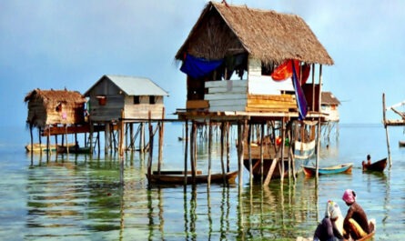 Village On Sea - कैसे कई सालों से समुद्र में तैर रहा है यह गाँव