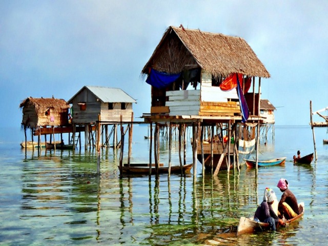 Village On Sea – कई सालों से समुद्र में तैर रहा है यह गाँव