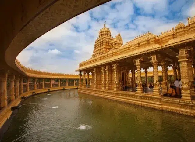Sripuram Mandir – दक्षिण का स्वर्ण मंदिर जो बना है 1500 किलो सोने से